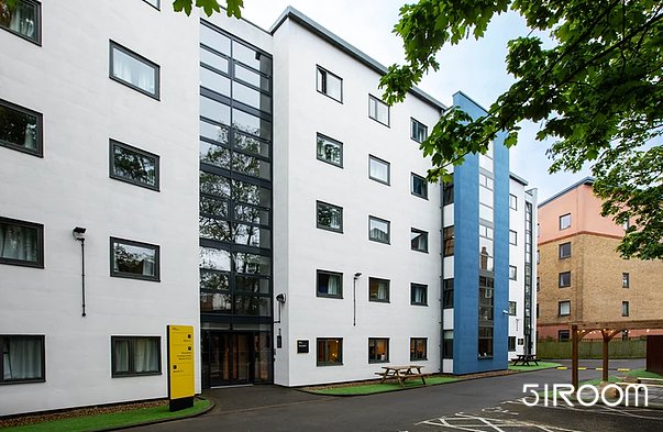 Station Court